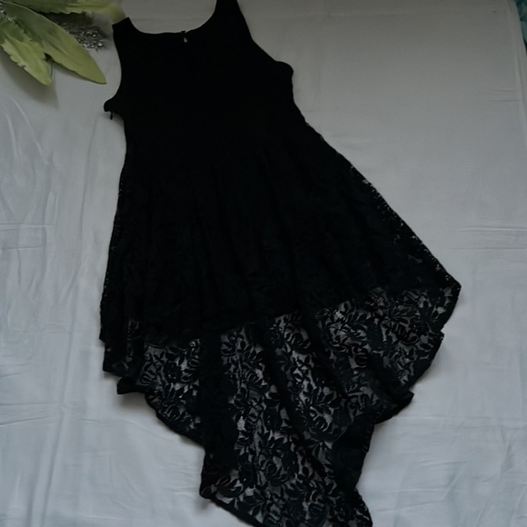 ⭐️MINKPINK Lace Hi Low Dress⭐️ - Picture 7 of 15